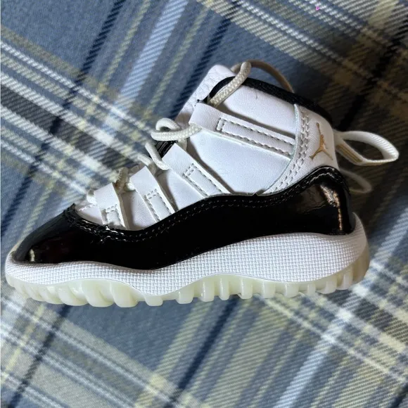 Nike Air Jordan 11 Retro DMP Gratitude Black White 378040-170 Toddler Td Size 5C