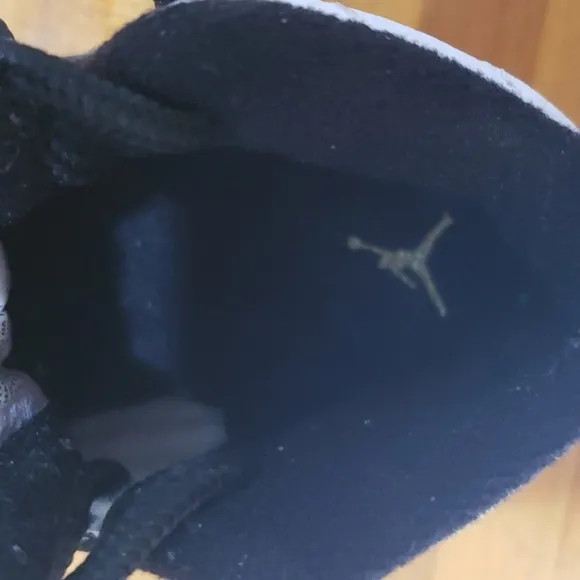 Nike Air Jordan 12 Retro Royalty Taxi Black White 850000-170 Toddler Size 4C EUC