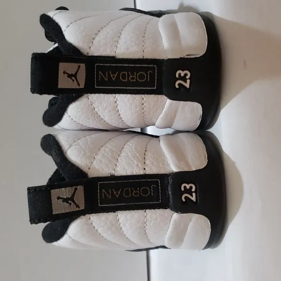 Nike Air Jordan 12 Retro Royalty Taxi Black White 850000-170 Toddler Size 4C EUC