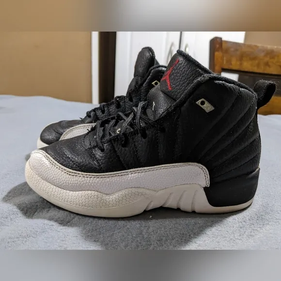 Nike Air Jordan 12 retro Sz‎ 1Y kids black and white