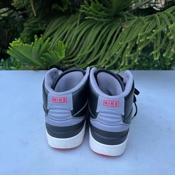 Nike Air Jordan 2 Retro Basketball Shoes Youth Boys Size: 1Y