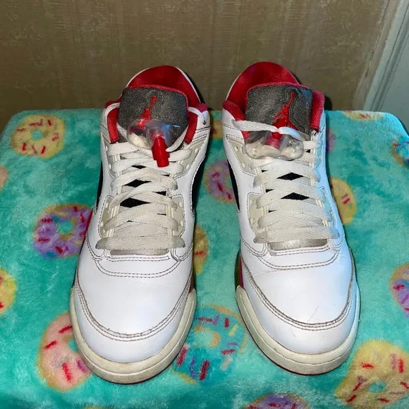 Nike Air jordan 5 Retro SZ 5.5Y