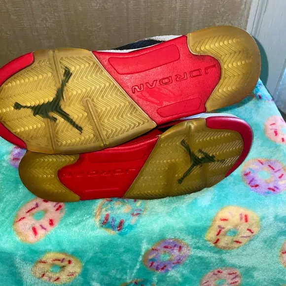 Nike Air jordan 5 Retro SZ 5.5Y