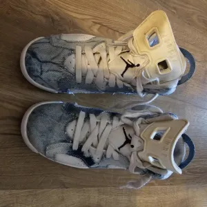 Nike AIR‎ JORDAN 6 Retro Mid Wash Denim Basketball Shoes