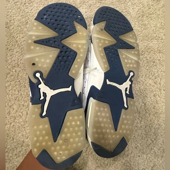 Nike Air Jordan 6 Retro Shoes in White/Midnight Navy