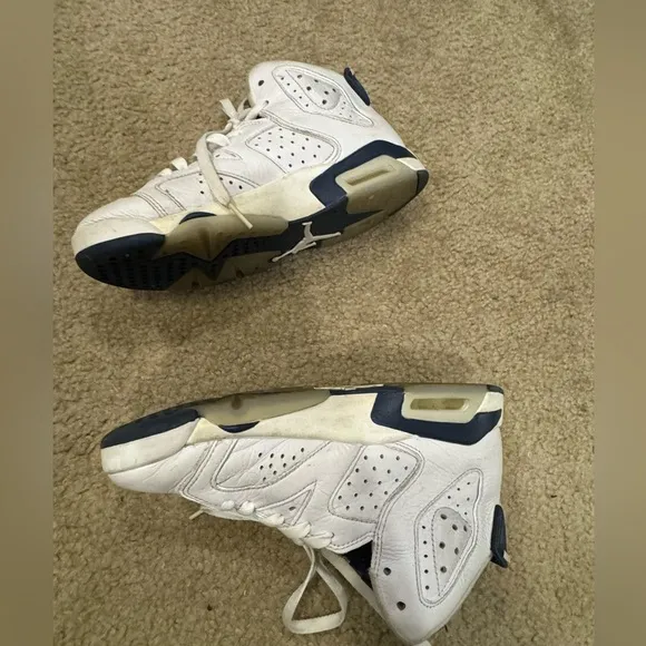 Nike Air Jordan 6 Retro Shoes in White/Midnight Navy
