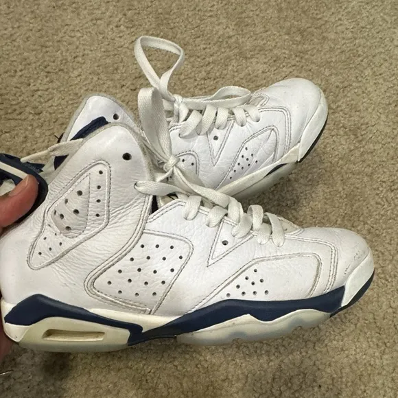 Nike Air Jordan 6 Retro Shoes in White/Midnight Navy