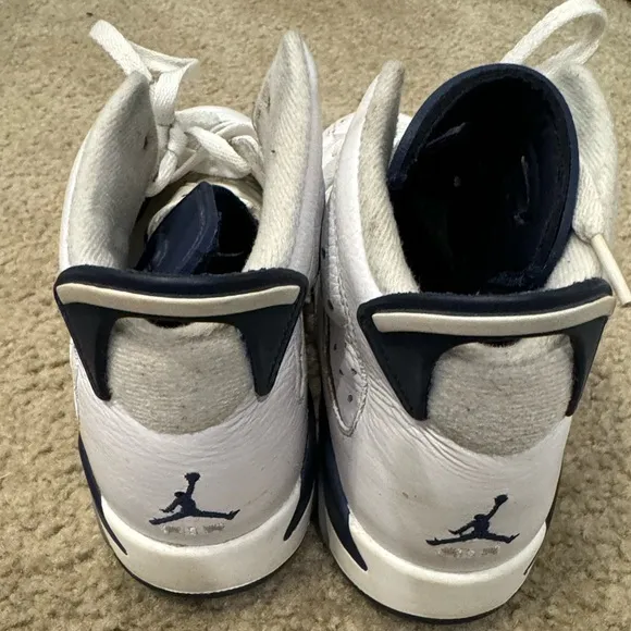 Nike Air Jordan 6 Retro Shoes in White/Midnight Navy