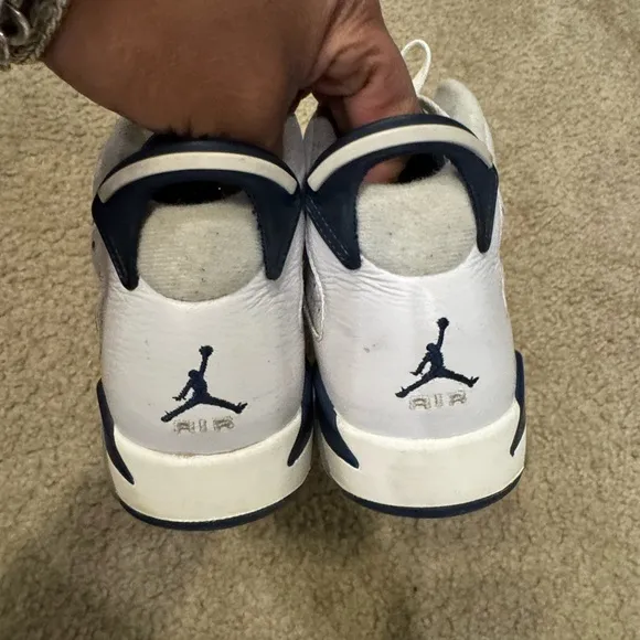 Nike Air Jordan 6 Retro Shoes in White/Midnight Navy