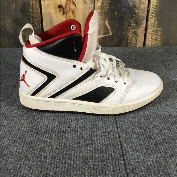 Nike Air Jordan Flight Legend boys basketball shoes size 5Y