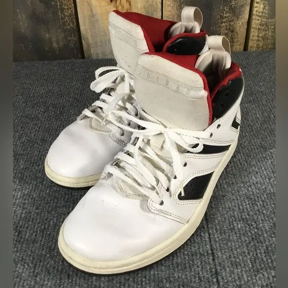 Nike Air Jordan Flight Legend boys basketball shoes size 5Y