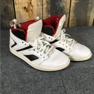 Nike Air Jordan Flight Legend boys basketball shoes size 5Y