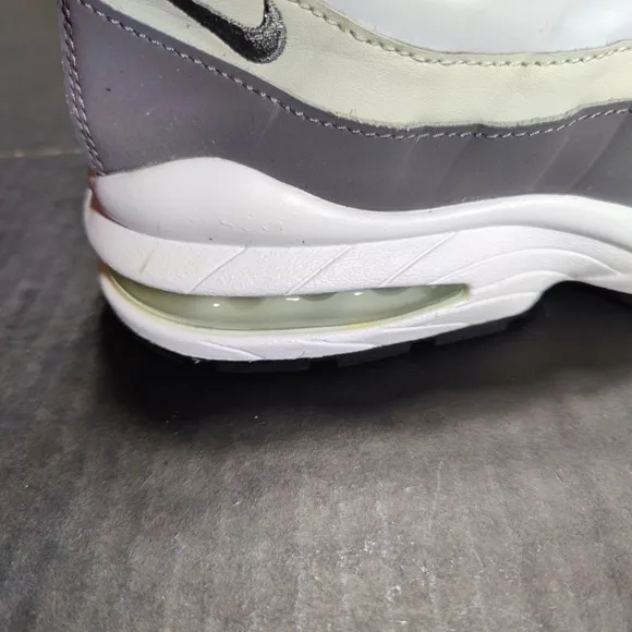 Nike Air Max 95 White Gray Athletic Retro Sneakers Size 6Y (Big Girl)