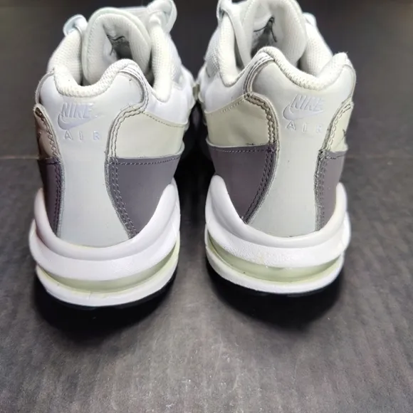 Nike Air Max 95 White Gray Athletic Retro Sneakers Size 6Y (Big Girl)