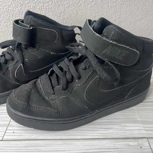 Nike boys black mid top sneakers