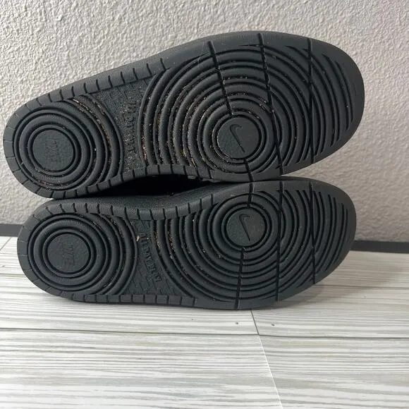 Nike boys black mid top sneakers