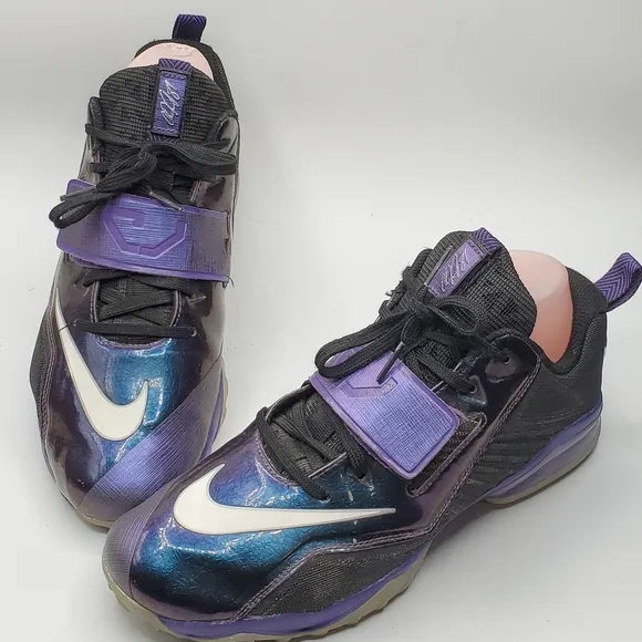 Nike / Calvin Johnson) 2 Galaxy Glow sneakers  6.5 Y