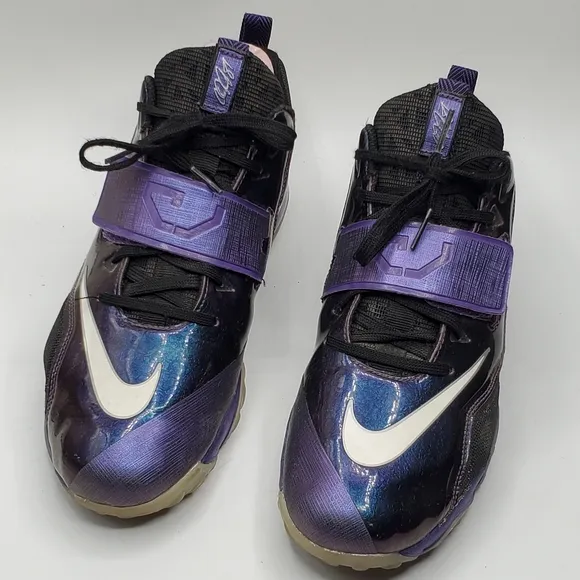 Nike / Calvin Johnson) 2 Galaxy Glow sneakers  6.5 Y