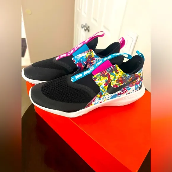 Nike Girls Size 5Y Flex Runner Slip On Shoes