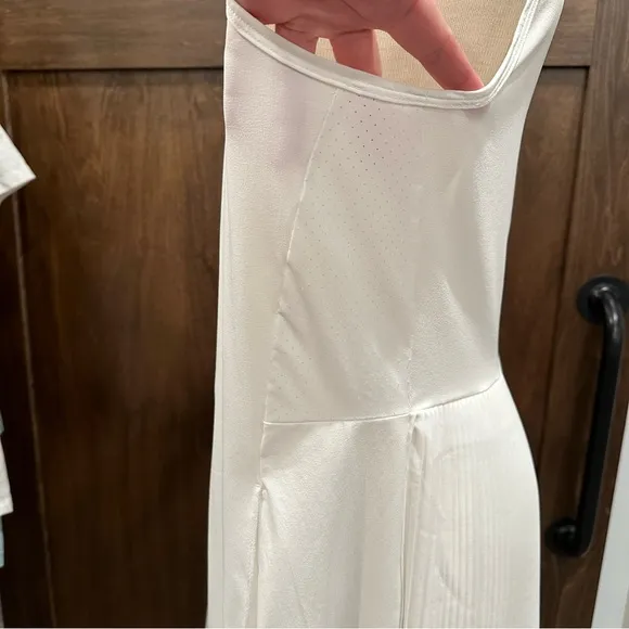 NIKE GOLF DRI-FIT WHITE TANK DRESS ACTIVEWEAR ATHLEISURE PLEATED SKIRT SUMMER