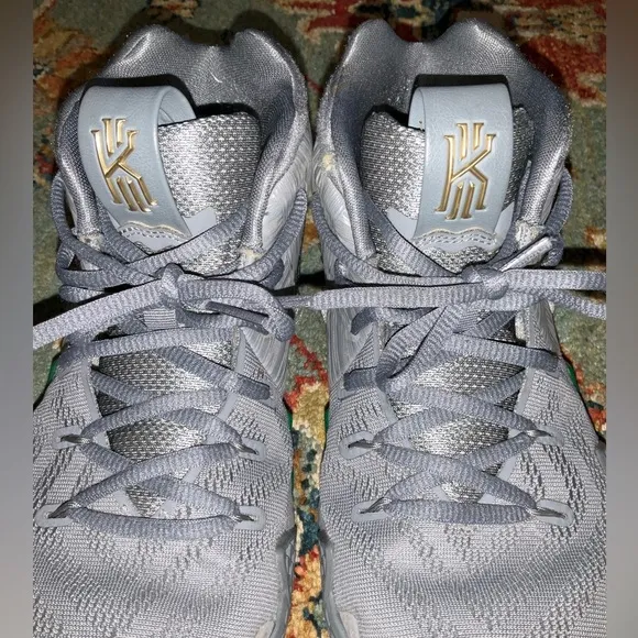 Nike Kyrie 4 Mens 8.5 Youth Size 7 Grey Sneakers Guardians Mid High Shoes