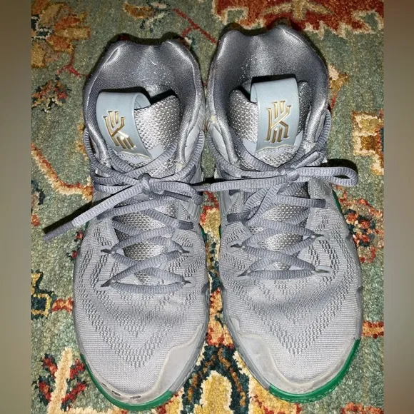 Nike Kyrie 4 Mens 8.5 Youth Size 7 Grey Sneakers Guardians Mid High Shoes