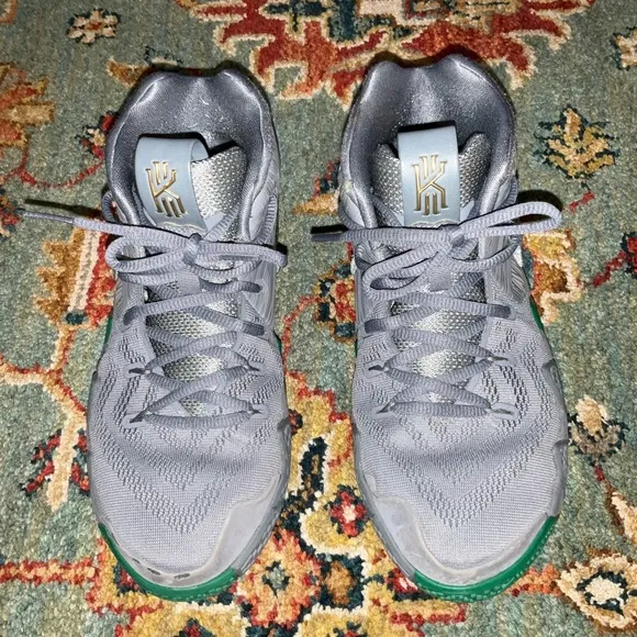 Nike Kyrie 4 Mens 8.5 Youth Size 7 Grey Sneakers Guardians Mid High Shoes