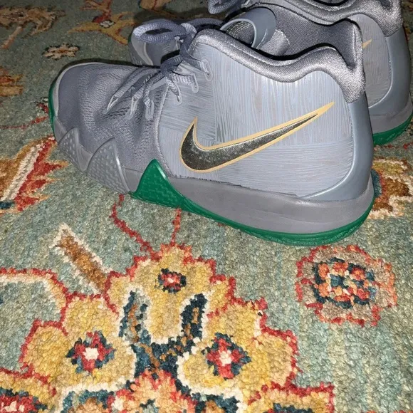 Nike Kyrie 4 Mens 8.5 Youth Size 7 Grey Sneakers Guardians Mid High Shoes