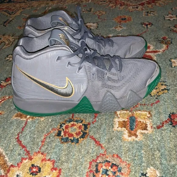 Nike Kyrie 4 Mens 8.5 Youth Size 7 Grey Sneakers Guardians Mid High Shoes