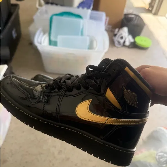 Nike Men's Black and Gold Sneakers- patent