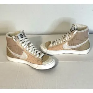 NIKE Toasty Women's Shoes High-tops Size 6.5