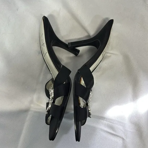 Nina Ricci The touch of Nina kitten heals blk silver jeweled slip on heel shoes