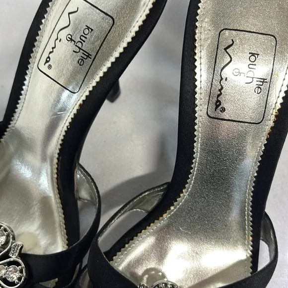 Nina Ricci The touch of Nina kitten heals blk silver jeweled slip on heel shoes