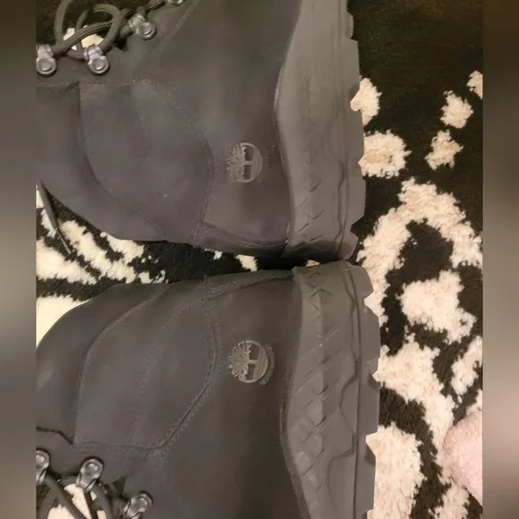 NWOB!  TIMBERLAND  Size 13... Men's black suede boots