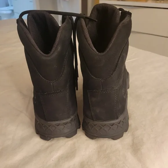 NWOB!  TIMBERLAND  Size 13... Men's black suede boots