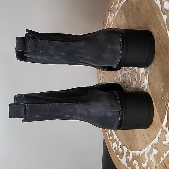 NWOB ~ Vince Camuto Madisha Suede Chelsea Lug Boots w/Silver HW Edgy Look e-girl