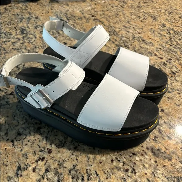 NWOT Dr. Martens Women's Voss Quad Platform Sandals White Size 11 Shoes