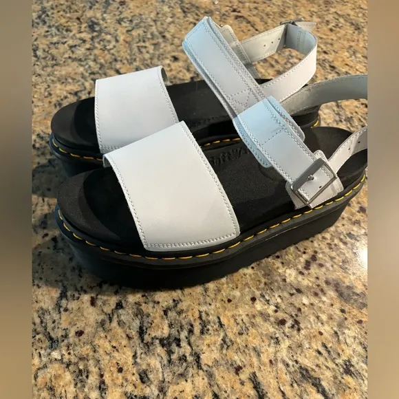 NWOT Dr. Martens Women's Voss Quad Platform Sandals White Size 11 Shoes