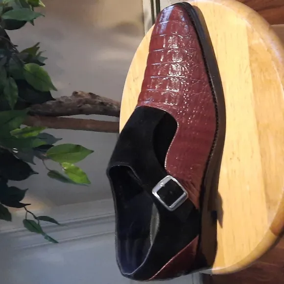 NWOT Men's faux leather and suede shoe