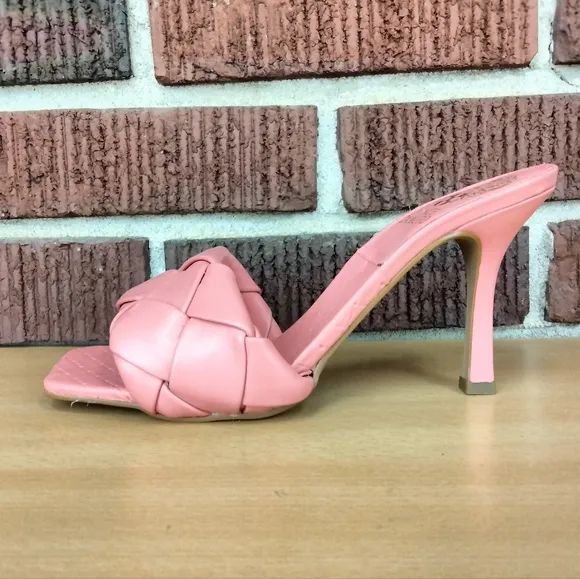 NWOT Vince Camuto Brelanie Woven Enne Leather Heeled Sandals in Malaga Coral