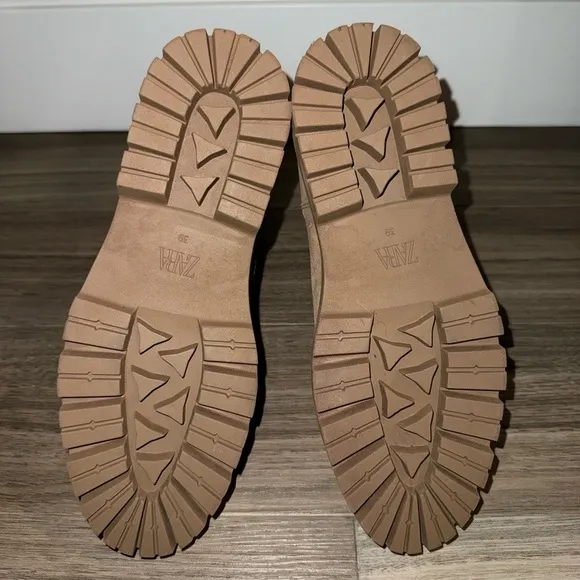 NWOT ZARA Tan/Taupe Suede Chelsea Boots