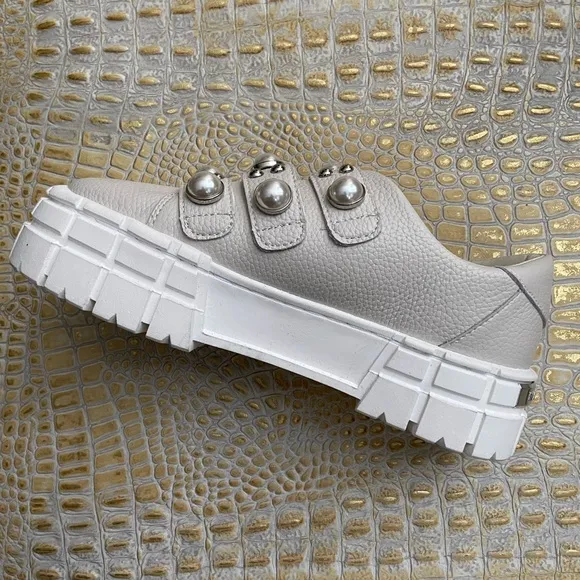 NWOT*Karl Lagerfeld Paris Cavan F21 Sneakers, Size 7M/37.5.
