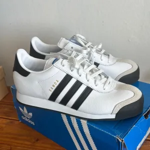 NWT Adidas Samoa Big kids White and Black Sneakers size 7