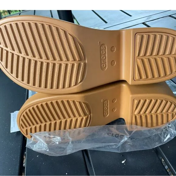 NWT Crocs Brooklyn Woven Sandals