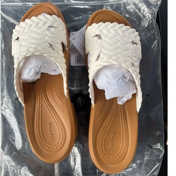 NWT Crocs Brooklyn Woven Sandals