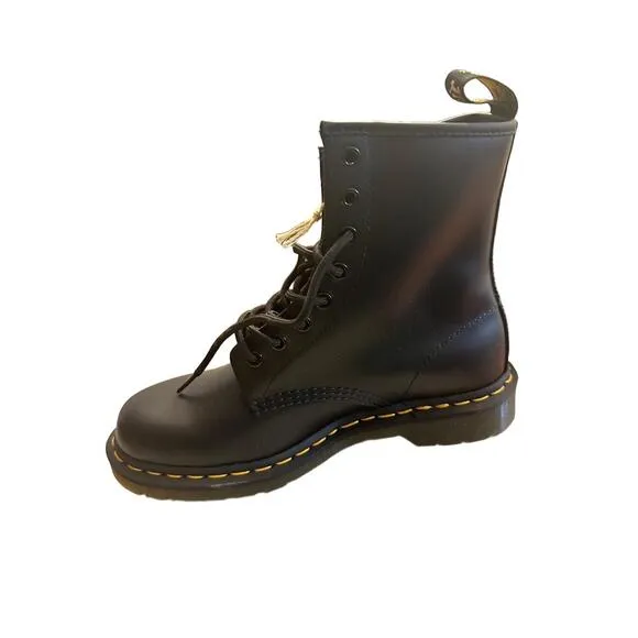 NWT Dr Martens AirWair Boot Unisex Size US 8 Black 11821006 Classic Lace-up