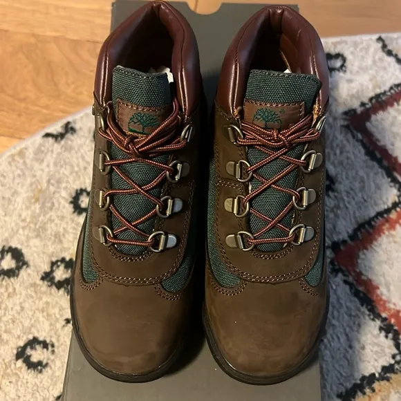 NWT Kids Timberland nubuck field boots brown   green sz 2