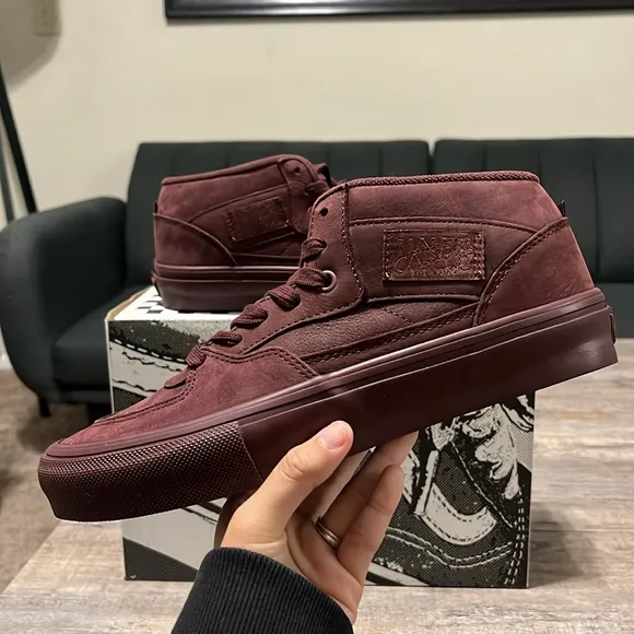 NWT Skate Half Cab Mono Men's Shoes - Brown/Burgundy - VN0A5FCDCHC
