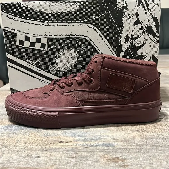NWT Skate Half Cab Mono Men's Shoes - Brown/Burgundy - VN0A5FCDCHC