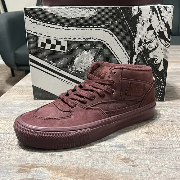 NWT Skate Half Cab Mono Men's Shoes - Brown/Burgundy - VN0A5FCDCHC